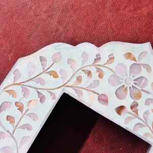 Cadre photo en nacre découpé à la main avec clip argenté, fait main, décoratif, pour la maison, à poser sur table - Product Image 4