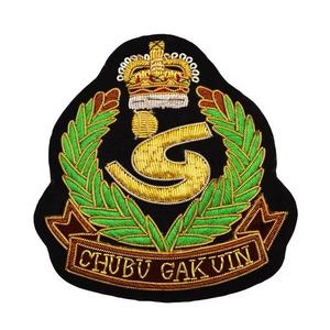 ตราสัญลักษณ์ลวดทองคำทำมือแบบสั่งทำพิเศษ - ตราปักเสื้อเบลเซอร์หรูหราแบบซาร์โดซี และตรา/ป้ายมงกุฎด้ายโลหะแบบสั่งทำพิเศษ - Product Image 2