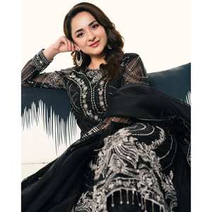 Conjunto de Ropa de Diseño Indio y Pakistaní para Fiestas, Top, Pantalón y Dupatta - Product Image 5