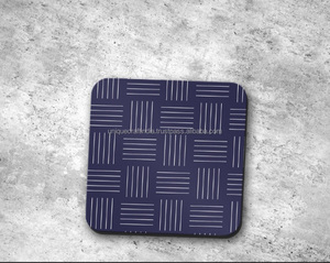 Posavasos de corcho de nogal hechos a mano, juego de posavasos de taza de té clásico personalizado para fiestas de boda, decoración de mesa con patrón cuadrado - Product Image 2