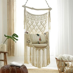 Chaise suspendue en macramé bohème artisanale avec base en bois - Vente en gros - Product Image 4