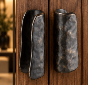 Tirador de Puerta Curvo Empotrado con Acabado Bronce Oscuro, Manija Larga para Gabinete con Borde Redondeado, Herraje Decorativo para Muebles de Interiores Modernos - Product Image 4