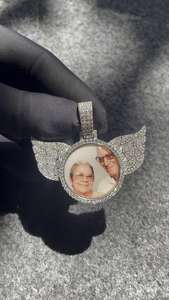 Pendentif personnalisé Ailes d'Ange avec photo, en argent sterling 925 et moissanite, breloque photo de famille, médaillon souvenir - Product Image 5