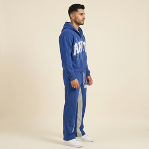 Sudadera con capucha de hombre con cremallera, de tejido grueso, con efecto desgastado, parche bordado vintage, lavado ácido y pedrería, de fabricante a medida. - Product Image 5