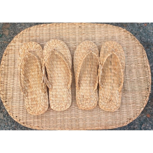 Sandales en jacinthe d'eau tressées directement de l'usine, sandales de plage en jacinthe d'eau, sandales pour femmes, pour la maison et l'intérieur, Vietnam - Product Image 4