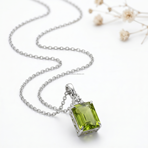 Nouveauté 2026 : Pendentifs et Breloques de Luxe en Or Blanc 14K avec Pierre de Naissance d'Août (Peridot Taillé Émeraude) – Cadeau Idéal pour la Confiance du Lion - Product Image 1