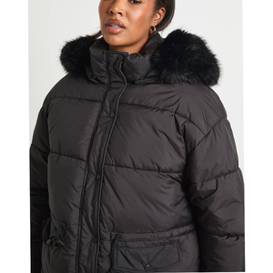 Chaquetas de Plumón de Ganso Personalizadas con Capucha Desmontable de Piel de Mapache, Abrigo Acolchado Cálido para Mujer, Invierno, Canadá, Aislado - Product Image 5