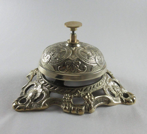 Campana de Escritorio de Latón Antiguo, Campana de Mesa Decorativa Vintage con Diseño Floral Grabado, Campana de Servicio para Recepción de Hotel - Product Image 3