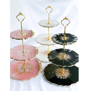 Nouvel Arrivage Luxe : Présentoir à Gâteaux à Trois Niveaux en Résine avec Support à Fleurs, Vaisselle Écologique en Stock pour Maison, Restaurant, Mariage - Product Image 4