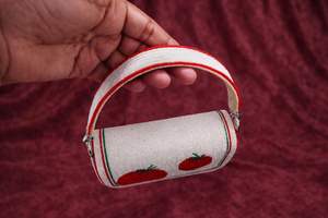 Sac à main décontracté en perles de verre multicolores certifiées MS Handicraft, fait main en Inde, modèle baguette de forme personnalisée - Product Image 5