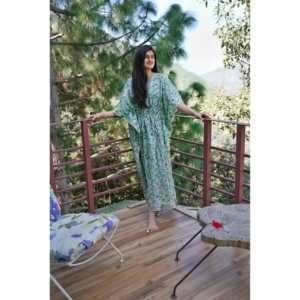 Kaftan Water Lily Blush, hauts de loisirs confortables pour femmes - Product Image 2