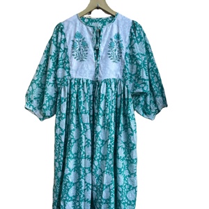 Robe mi-longue à motifs floraux 100% coton Mini robe Long bloc imprimé col profond décoration de gland brodé Technique String Closer - Product Image 1