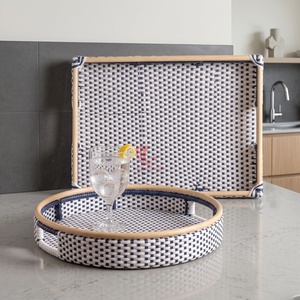 Plateau de service minimaliste en bambou tressé, rectangulaire, bleu et blanc à carreaux, avec poignées, panier de rangement pour vaisselle - Product Image 2