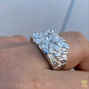 Anillo de Plata de Ley 925 de Lujo con Diamantes de Moissanita y Múltiples Piedras, Diseño Geométrico Texturizado - Product Image 5