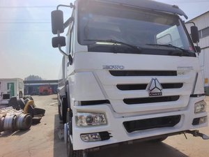 Camion-citerne à eau d'occasion Sinotruk HOWO 6x4 10 roues, moteur diesel, 20000 litres, 20m³, 25m³, vente directe usine - Product Image 2