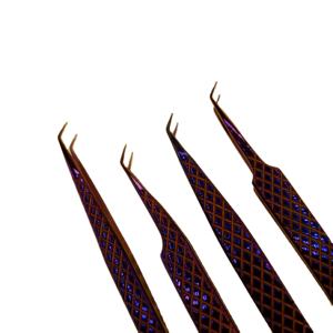 Pinzas Curvas Profesionales con Recubrimiento de Plasma – Pinzas de Precisión Antiestáticas de Acero Inoxidable para Extensión de Pestañas - Product Image 1