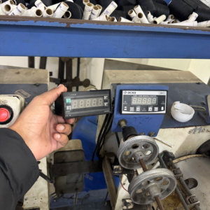 Máquina Bobinadora de Hilo de Alta Calidad Reshmi Tube Cone Reel con Sensor y Medidor de Longitud 496YC Acxa - Product Image 1