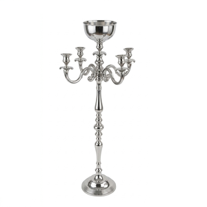 Candelabro plateado de 4 brazos de calidad premium para centro de mesa en fiestas y hoteles, candelabro hecho a mano con centro de florero. - Product Image 1