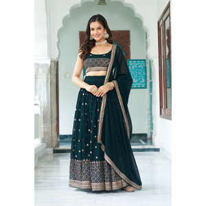 La Mejor Colección de Ropa India para Bodas con Diseños Únicos: Lehenga Choli Tradicional de Faux Georgette en Venta - Product Image 1
