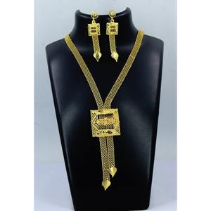 Collier avec boucles d'oreilles Parure de bijoux Plaqué or Laiton pur Haute qualité Collier turc Dubaï Parure de bijoux artificiels de créateur - Product Image 3