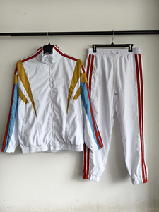 Conjunto Deportivo de 2 Piezas para Hombre, Chaqueta y Pantalones Cortavientos, Ligero, Transpirable, Impermeable, Ropa Deportiva de Calle para Verano y Actividades al Aire Libre - Product Image 1
