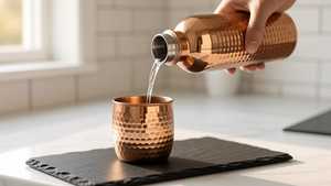 Botella de Agua de Cobre Puro con Diseño Martillado, Botella Metálica Ayurvédica para Beber, para Hogar, Oficina, Viajes, Accesorios Estéticos para Bebidas - Product Image 5