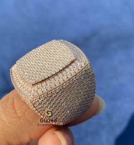 แหวนแต่งงานผู้ชายเงินแท้ 925 ดีไซน์ฮิปฮอป ประดับเพชรโมอิสซาไนต์ทรงกลมเจียระไนแบบบริลเลียนท์ ความใส VVS เต็มวง - Product Image 5