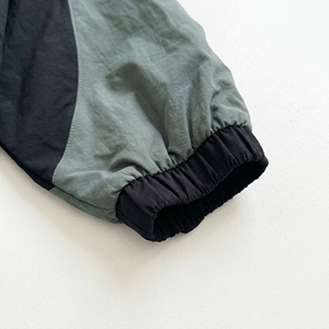 Conjunto Deportivo Unisex |   Chaqueta Ligera de Entrenamiento y Pantalones Deportivos |   Fabricante de Ropa Deportiva Personalizada OEM - Product Image 5