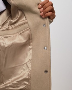 แจ็คเก็ตเบสบอลทรงบอมเบอร์พรีเมียม ทำจากผ้าขนสัตว์ 100% คุณภาพสูง สำหรับผู้ชาย สไตล์วิทยาลัย  คอวี  แบบสั่งทำพิเศษ  แนวฮิปฮอป สำหรับฤดูหนาว - Product Image 6