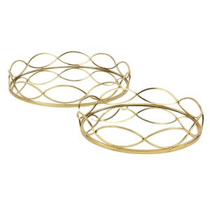 Plateau de service en métal avec verre plaqué or pour la finition des aliments et des desserts au restaurant et dans la cuisine. - Product Image 1