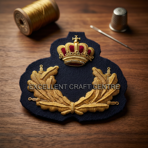 Écusson brodé personnalisé danois avec couronne et guirlande de lauriers, à coudre sur tissu pour uniforme ou vêtement - Product Image 6