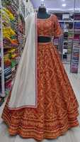 Ensemble Gharchoda Choli Premium avec Lehenga en coton brodé Jari et Dupatta en soie douce – Tenue ethnique de mariage 27 garchoda coli ankar