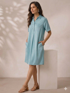 Vestido de Mujer Azul Cielo, de Seda Dupion, Largo hasta la Rodilla, Corte Moderno y Recto - Product Image 5