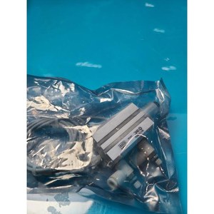 MKB16-10RZ SMC ใช้เป็นชิ้นส่วนอุปกรณ์เซมิคอนดักเตอร์รุ่นเก่า - Product Image 3