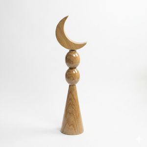 Ensemble de sculptures en bois laqué en forme de croissant de lune, sphères empilées lisses et bases coniques pour un intérieur moderne et sophistiqué - Product Image 3