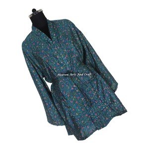 KS007 Kimono Corto de Seda Bohemio Vintage, Estilo Boho Gitano, Hecho con Seda de Sari Reciclada, Túnica Corta, Ropa de Dormir para Mujer - Product Image 6