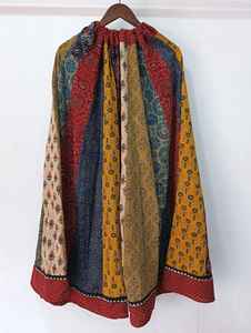 กระโปรงแม็กซี่ผ้าฝ้ายพิมพ์ลายดอกสีเหลือง แต่งผ้าซาตินหลายชั้น พร้อมงานปัก ขอบเอวยางยืด - Product Image 2