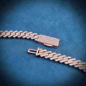 Collar de Moissanita con Cadena Figaro de Plata 925 Chapada en Oro Rosa de 14 MM, Diseño Geométrico con Micro Pavé, Unisex, de Lujo, para Uso Diario - Product Image 4