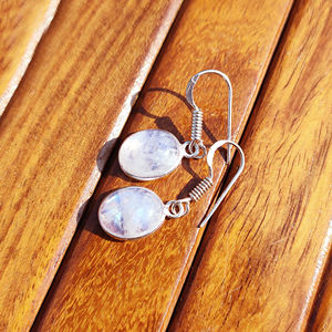 Boucles d'oreilles créoles en laiton avec pierres précieuses naturelles, faites à la main, forme classique, bijoux tendance pour le quotidien, les fêtes et les mariages – Grande Vente - Product Image 5