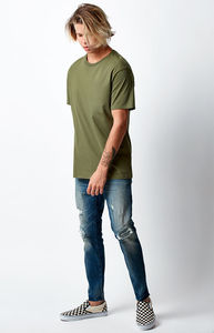 เสื้อยืดคอกลมแขนสั้นสีเขียวมะกอกสำหรับผู้ชาย ทรงปกติ สวมใส่สบาย ผ้าถัก 100% คอตตอน ทรงโอเวอร์ไซส์ ระบายอากาศได้ดี น้ำหนัก 220 กรัม ผ้าเจอร์ซีย์ - Product Image 5