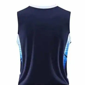 Conjunto de camiseta y pantalones de baloncesto personalizables hechos en Pakistán para hombre, uniforme de equipo impreso con diseño propio. - Product Image 5