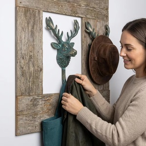 Gancho de Pared de Hierro Fundido con Diseño de Reno Azul, Estilo Vintage, Autoadhesivo, Duradero, Ecológico y Hecho a Mano para Ropa - Product Image 3