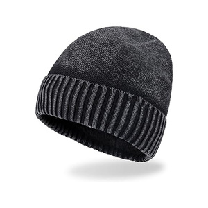 Gorro Unisex de Color Sólido para Adultos, 56-58 cm de Circunferencia de Cabeza, Gorro Casual de Invierno, Tejido por Computadora, 100% Acrílico - Product Image 1