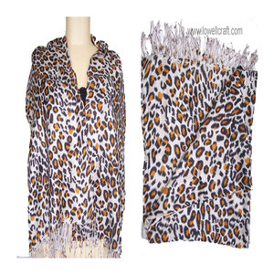 Écharpe en viscose jacquard imprimée de qualité supérieure pour femmes, élégante, légère, douce, respirante, accessoire de mode luxueux avec un style bohème - Product Image 3