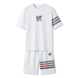 ชุดเซ็ตเสื้อยืดและกางเกงขาสั้นผู้ชายสีสันตัดกันสำหรับฤดูร้อน คุณภาพสูง รับผลิตโลโก้ตามสั่ง ขายส่ง ชุดสองชิ้นสำหรับผู้ชาย - Product Image 1
