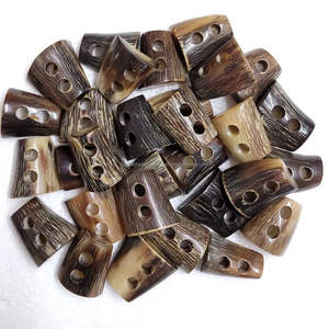 Botón de Palanca de Cuerno de Diseño de Moda, Único y Hecho a Mano - Product Image 6