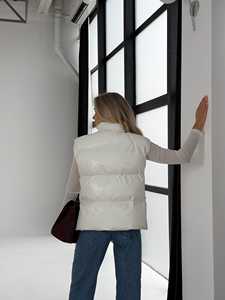 Gilet matelassé pour femme, veste en duvet, tissu en denim de peau de mouton, col à capuche, manches longues, fermeture éclair, couleur unie - Product Image 4