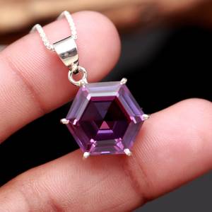 จี้รูปหกเหลี่ยมอเล็กซานไดรต์สีม่วง เงินแท้ 925 ทำมือ เครื่องประดับพลอยสำหรับผู้หญิง เด็ก สไตล์ชาติพันธุ์ รับรองโดย IGI - Product Image 5