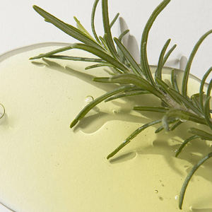 Suero Nocturno Vegano de Galangal Coreano Puro, Líquido Suave con AHA, MSDS, Transparente, Personalizable con Logotipo OEM/ODM, para una Textura Más Suave - Product Image 4