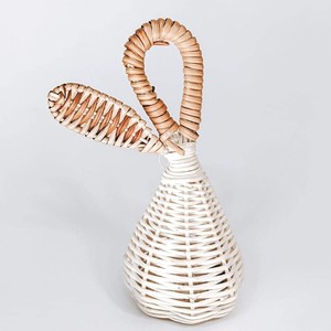 Sonajero de madera de ratán para mordedor de bebé o jugar gimnasio juguetes colgantes forma de pera de mimbre sonajeros de campana para sacudir la mano - Product Image 1